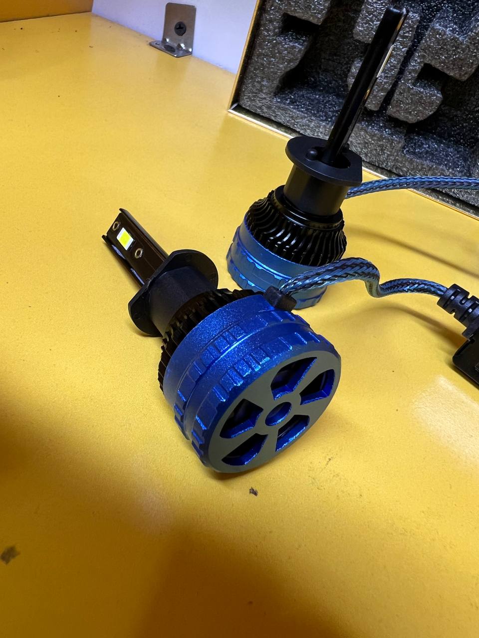 هدلایت زنیت مدل Z400 پایه h1