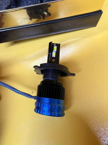 هدلایت زنیت مدل Z400 پایه h4